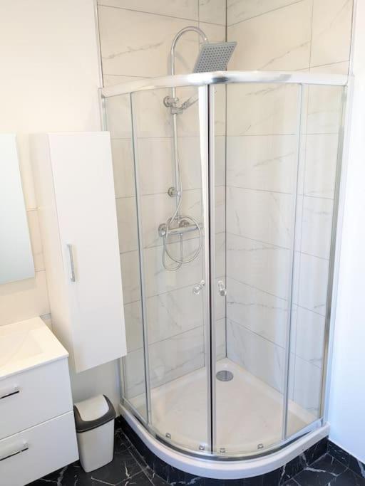Grande Maison Renovee A 7 Min Du Metro Romainville Kültér fotó
